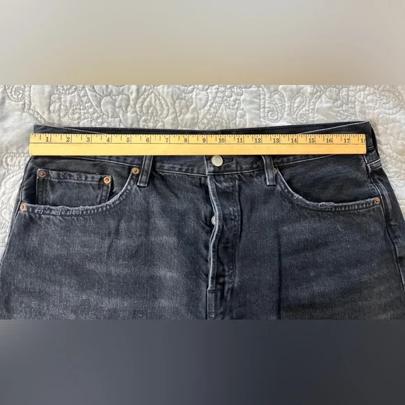 Agolde Parker Black Denim Button Fly Cutoff Shorts Size 32